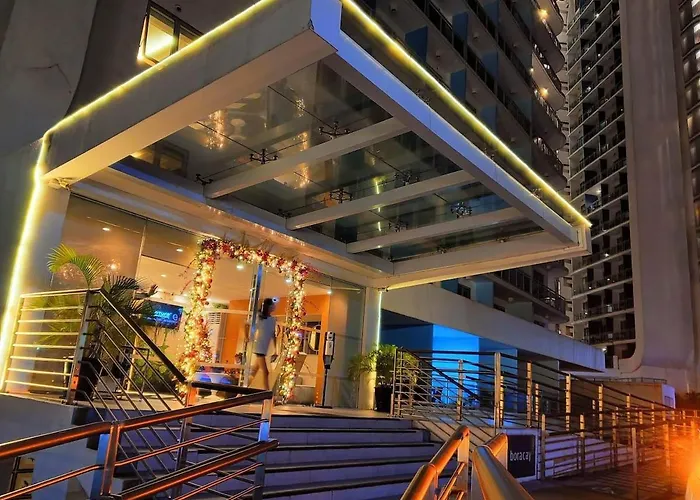 Azure Staycation Ronaldinnes Place * Manila