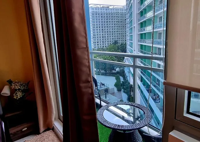 Aparthotel Azure Staycation Ronaldinnes Place *