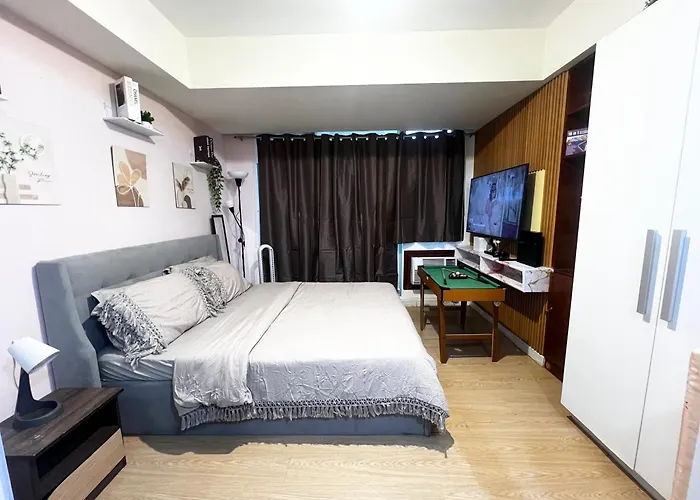 Azure Staycation Ronaldinnes Place * Manila